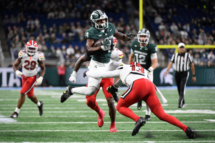 Milivojevic tosses 4 touchdowns in Michigan State's 38